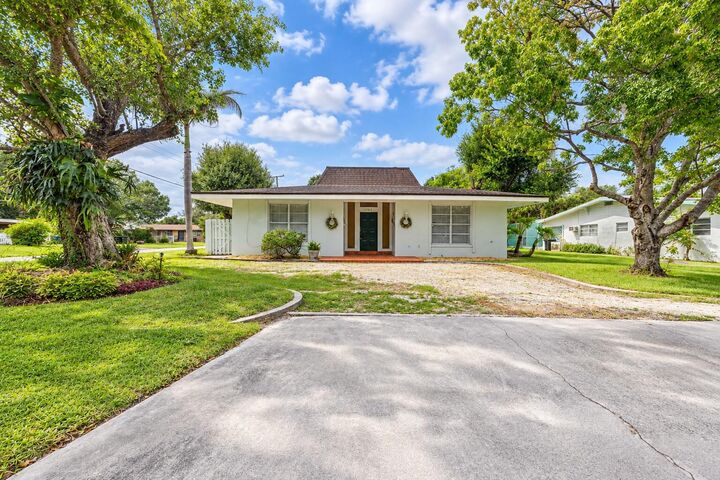 Property Photo:  1707 S 8th Street  FL 34950 
