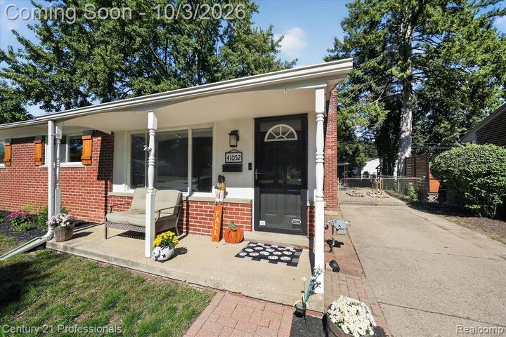 Property Photo:  41052 Greenbrook Lane  MI 48170 
