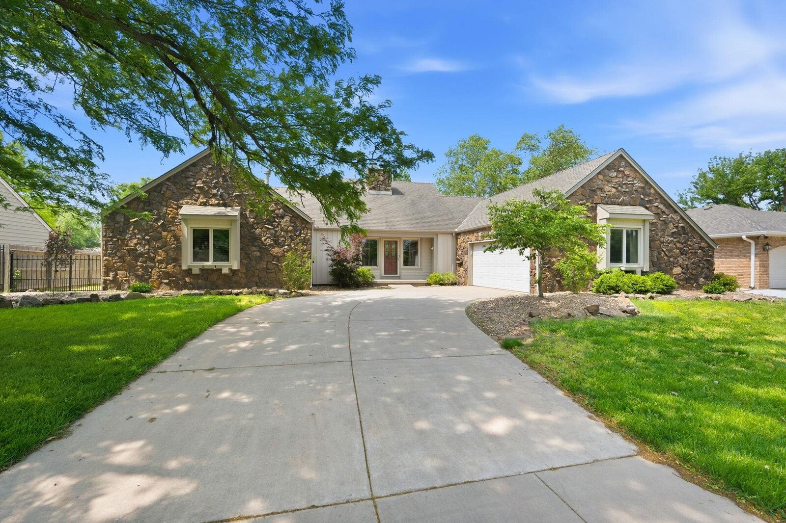 Property Photo: 1506 N Caddy Court KS 67212
