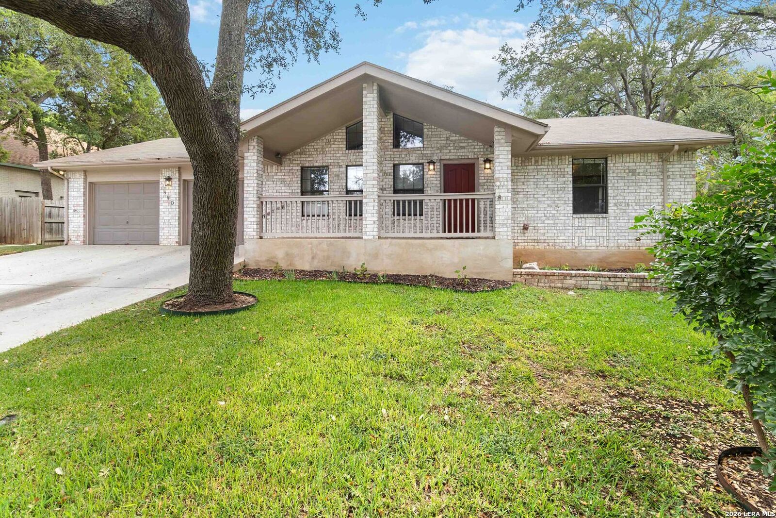 Property Photo: 850 Mission Hills Dr TX 78130