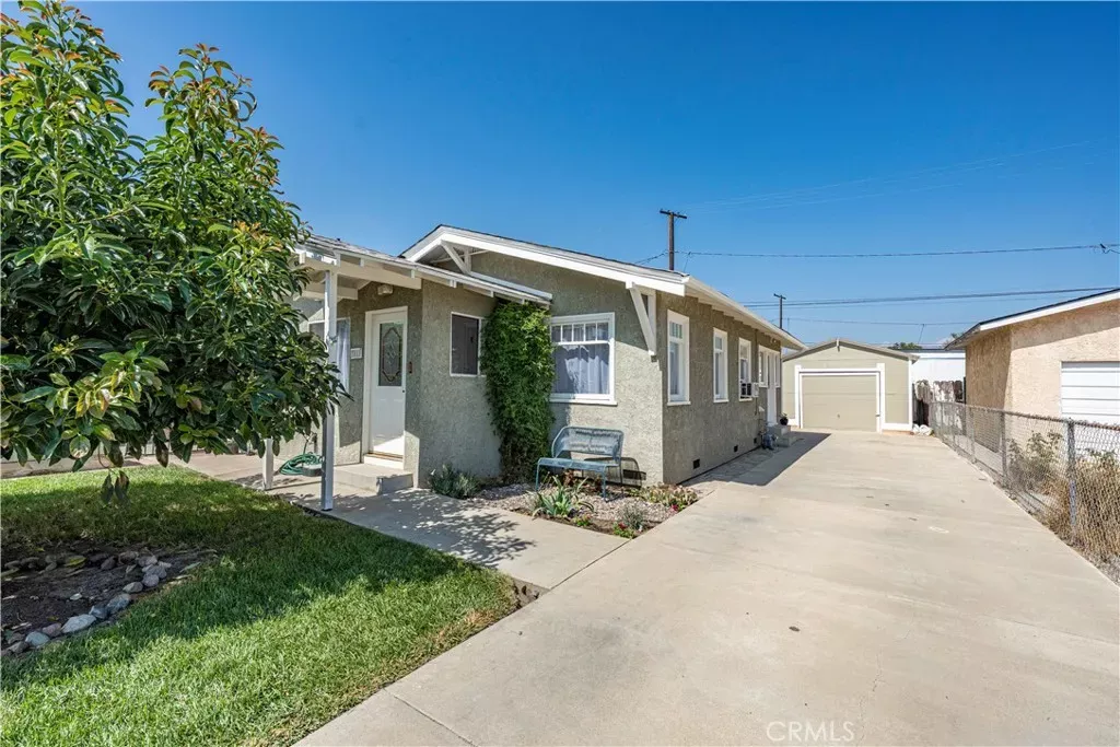 Property Photo: 51 W Zane Street CA 90805