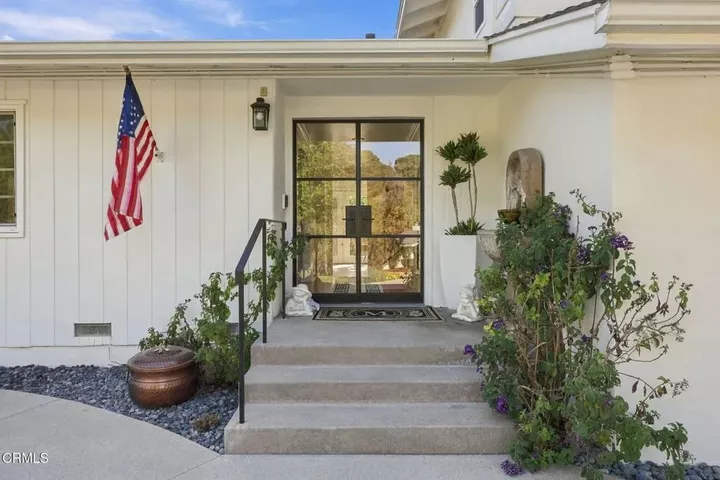 Property Photo: 170 Hillhaven Court CA 93003