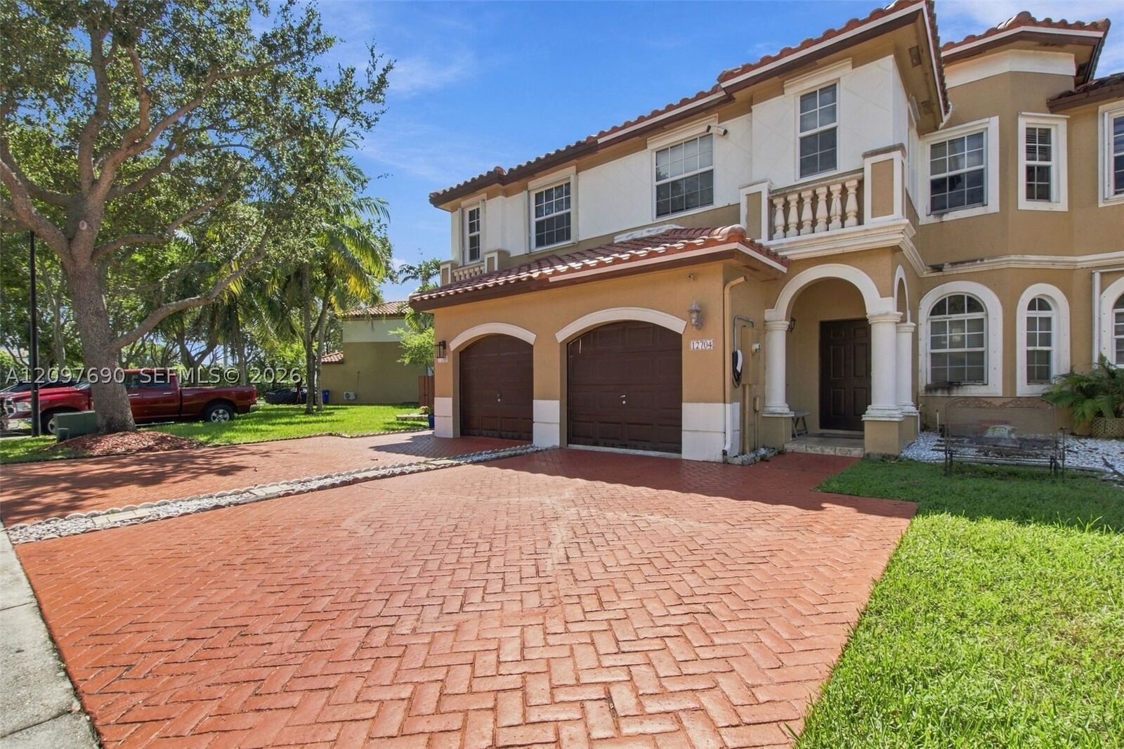 Property Photo: 12704 SW 49th Dr FL 33027