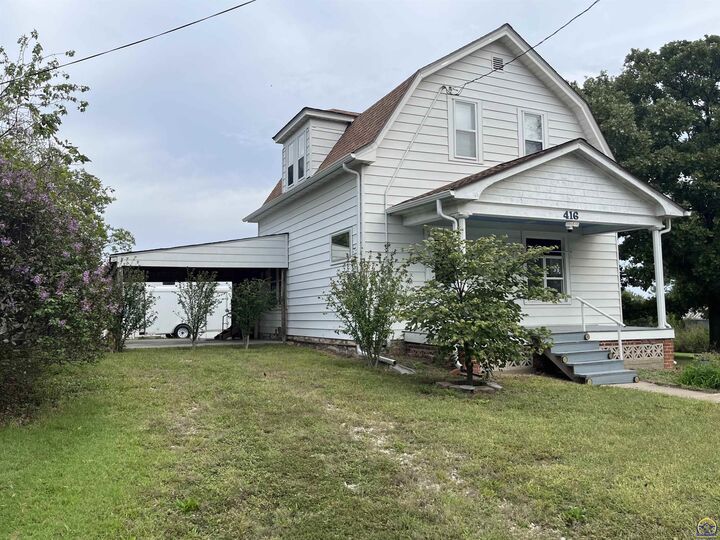 Property Photo:  416 1st St  KS 66423 