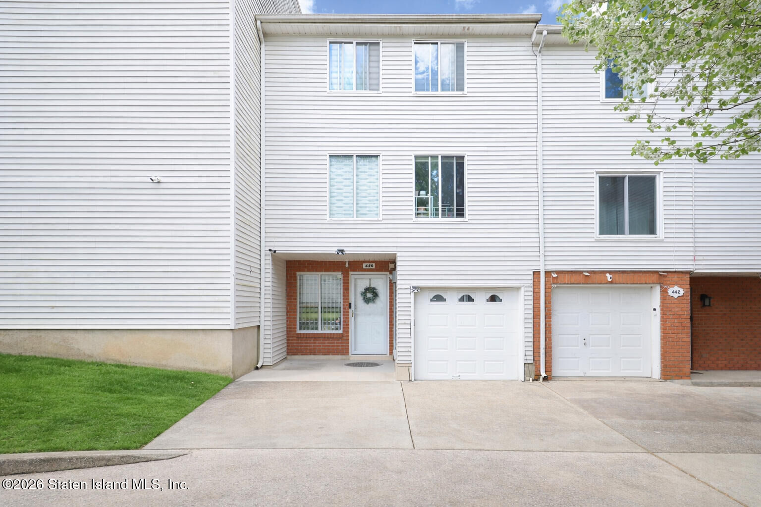 Property Photo: 440 Ilyssa Way NY 10312
