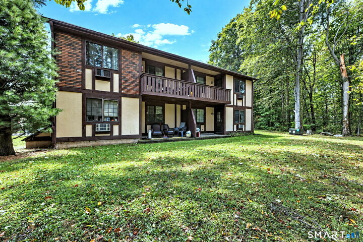 Property Photo:  134 Foxwood Close 134  CT 06461 