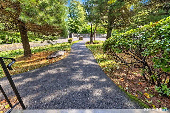 Property Photo:  401 Swanson Crescent 401  CT 06461 
