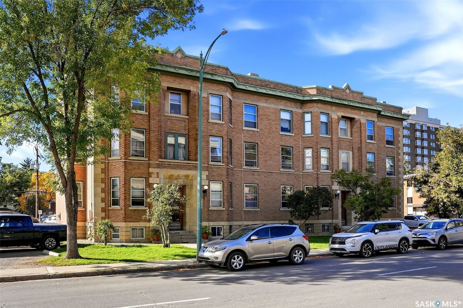 Property Photo:  2201 14th Avenue 29  SK S4P 0X9 