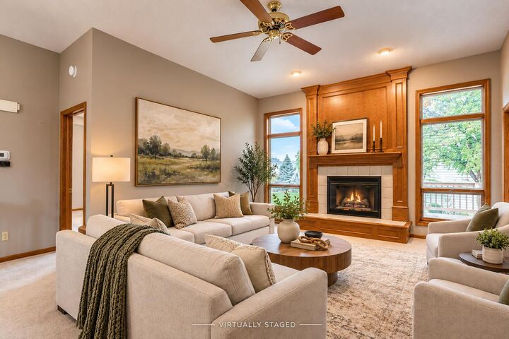 Property Photo:  4 Norwood Court  IA 51503 