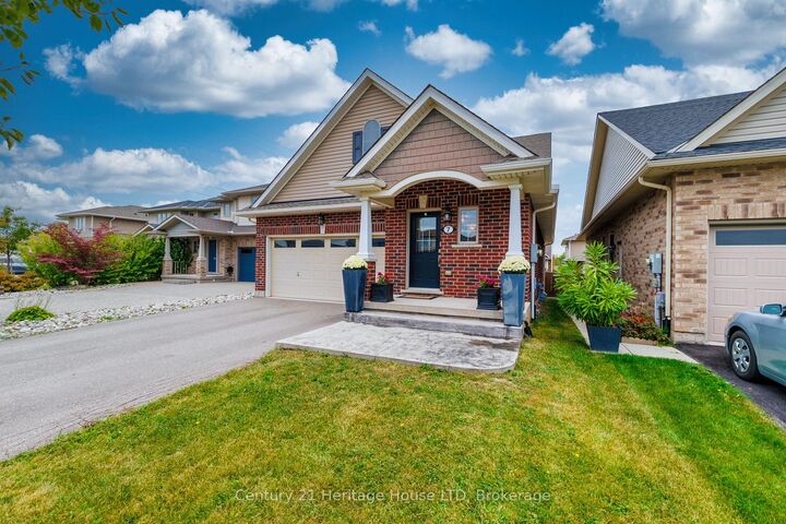 Property Photo: 7 Kenmar Court ON L2P 0E4