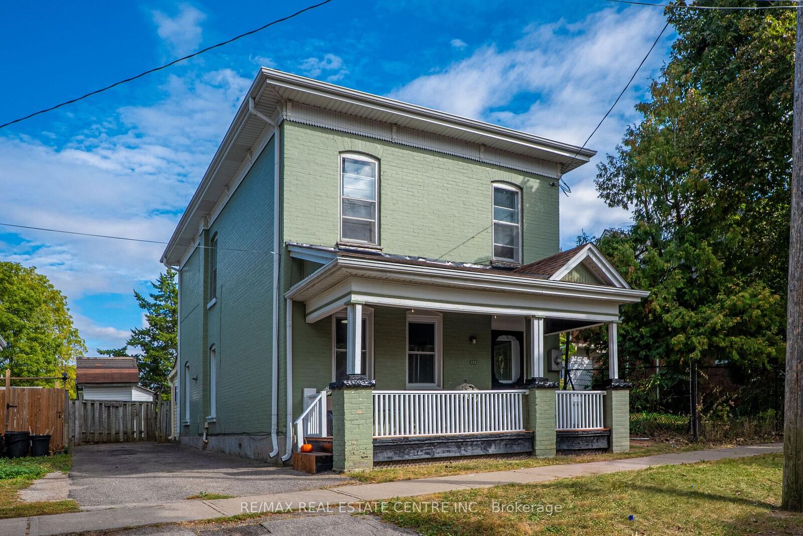 Property Photo:  137 Alfred Street  ON N3S 5G7 