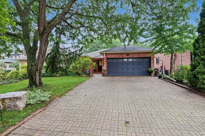 Property Photo: 66 Hutchinson Drive ON L9R 1M2