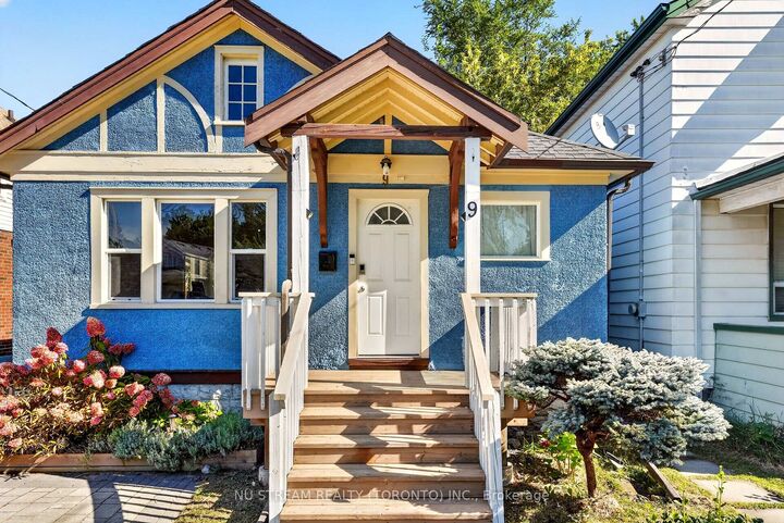 Property Photo:  9 Manning Street  ON L2R 5Z4 