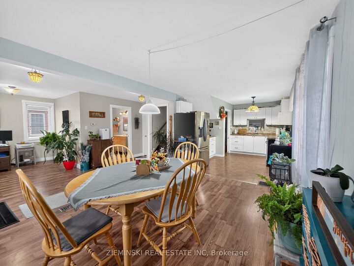 Property Photo: 358 Ogden Avenue ON P4N 1N4