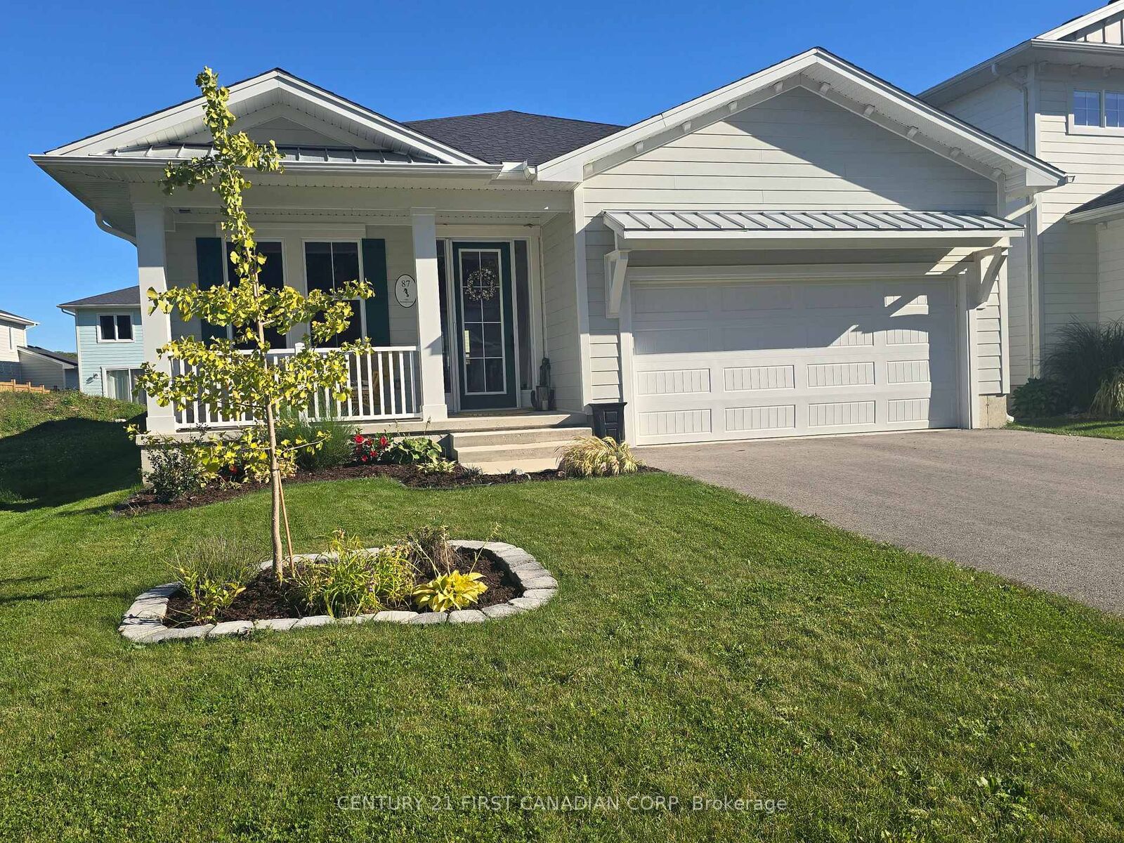 Property Photo:  87 The Promenade N/A  ON N5L 0B1 