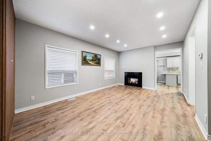 Property Photo:  68 Nantucket Drive Main  ON L4E 3V9 