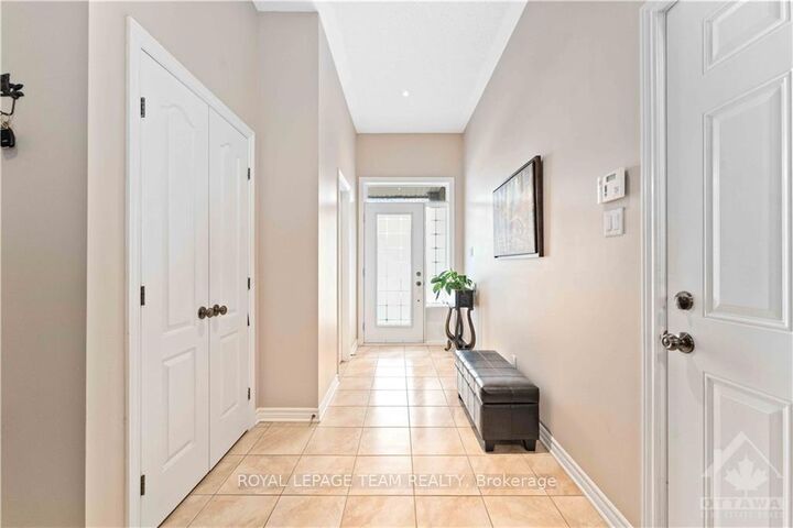 Property Photo:  112 Furness Way  ON K2G 7E4 