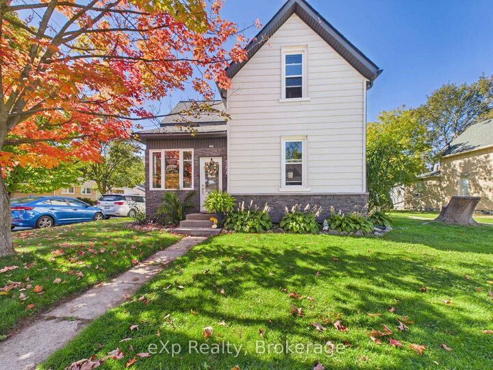 Property Photo:  386 6th Avenue  ON N4N 2G2 