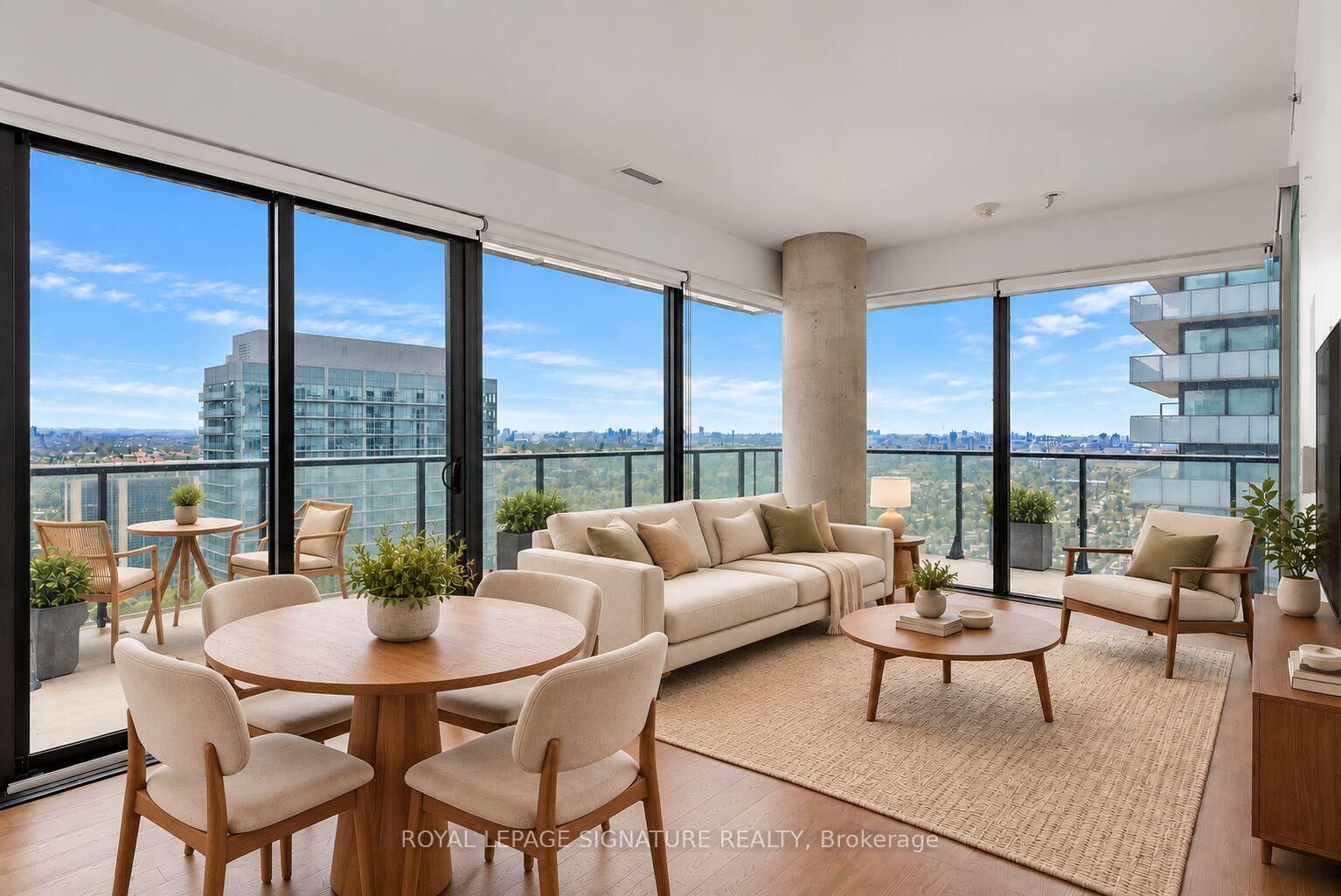 Property Photo: 161 Roehampton Avenue 3604 ON M4P 0C8