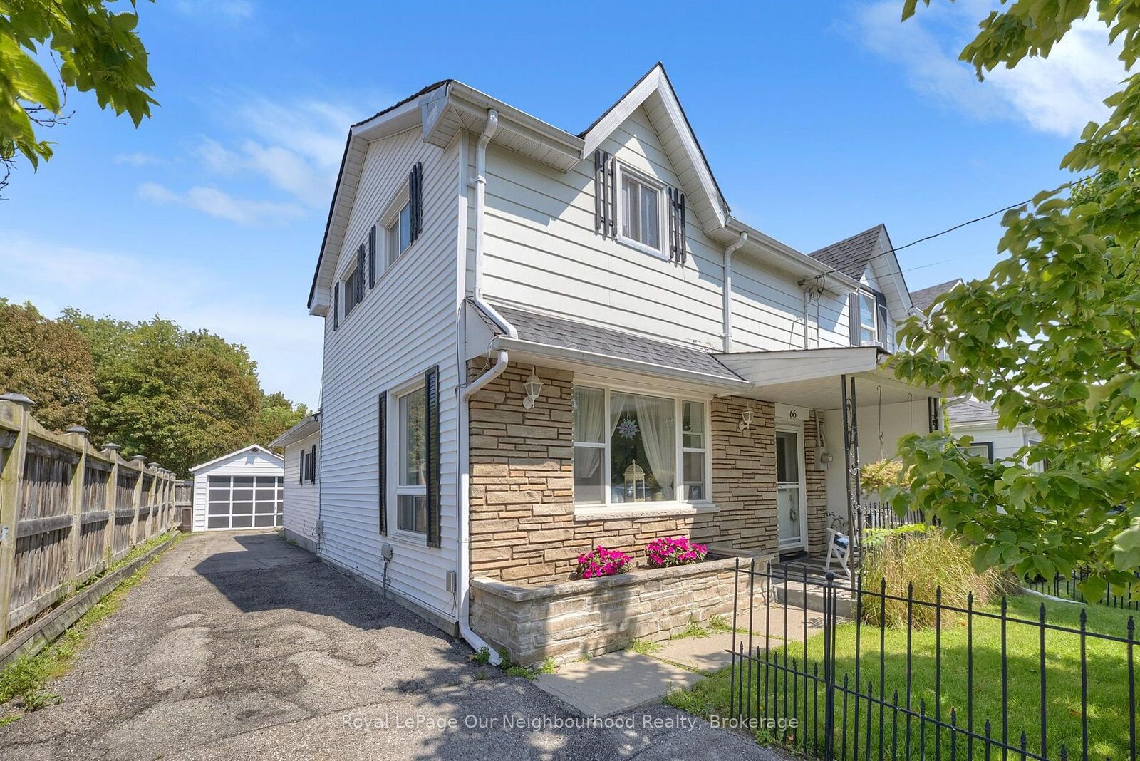 Property Photo:  66 Wellington Street  ON L1C 1V5 