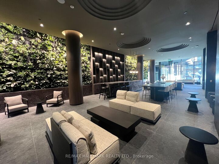 Property Photo:  120 Broadway Avenue 1303  ON M4P 1V7 
