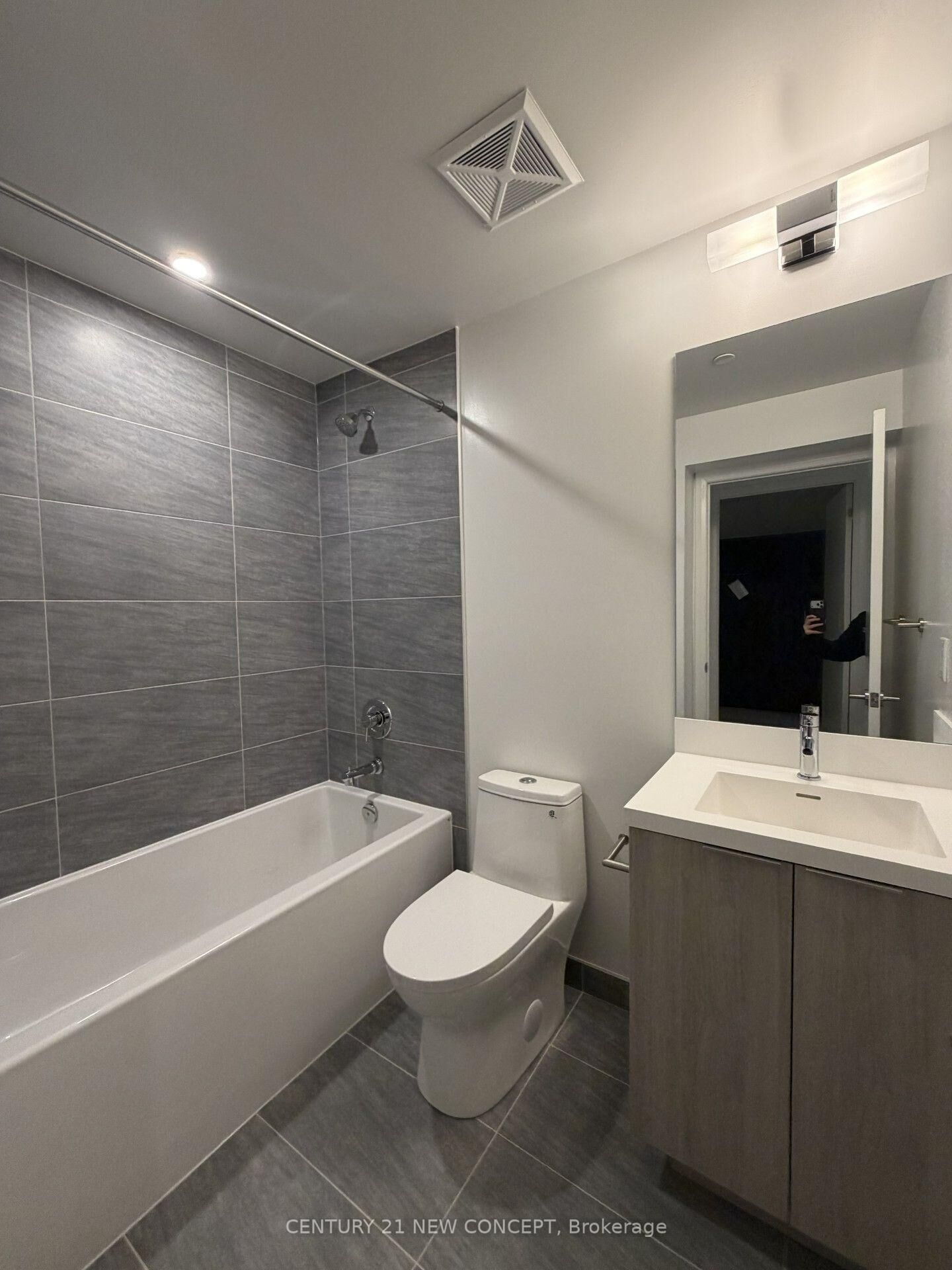 Property Photo: 400 King Street W 812 ON M5V 0X8