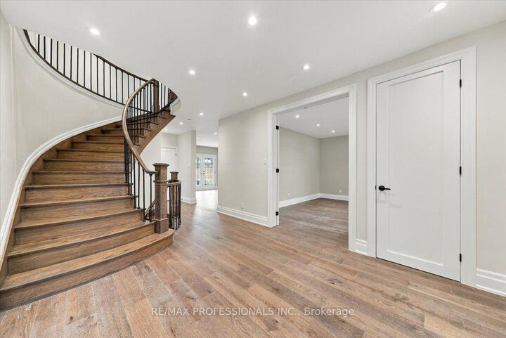 Property Photo:  53 Edenvale Crescent  ON M9A 4A5 