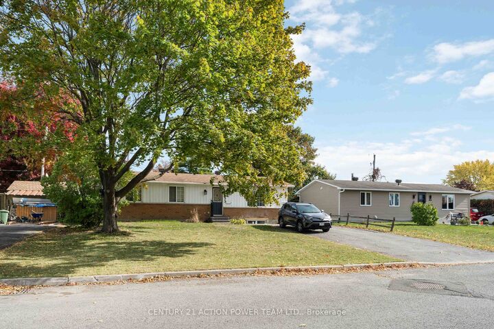 Property Photo: 1493 Mariette Street B ON K1E 1L1