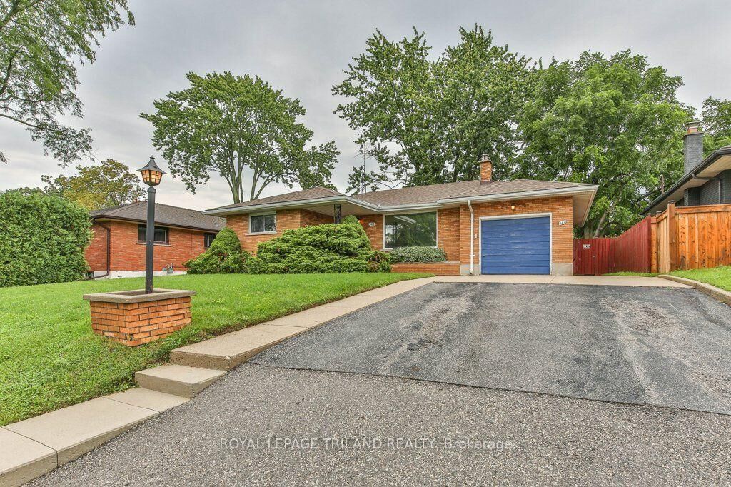 Property Photo:  242 Burlington Street  ON N5Z 3W5 