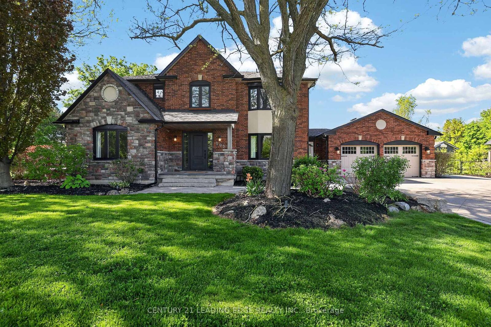 Photo de la propriété:  505 Aintree Drive  ON L4A 7H5 
