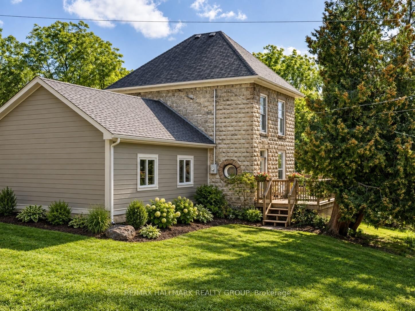 Property Photo: 9 James Street ON K0E 1M0