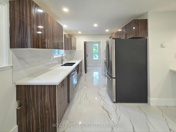 Property Photo:  714 Lublin Avenue Main  ON L1W 1Z2 