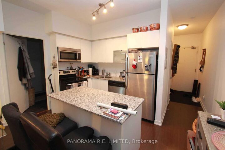 Property Photo:  55 East Liberty Street 1512  ON M6K 3P9 