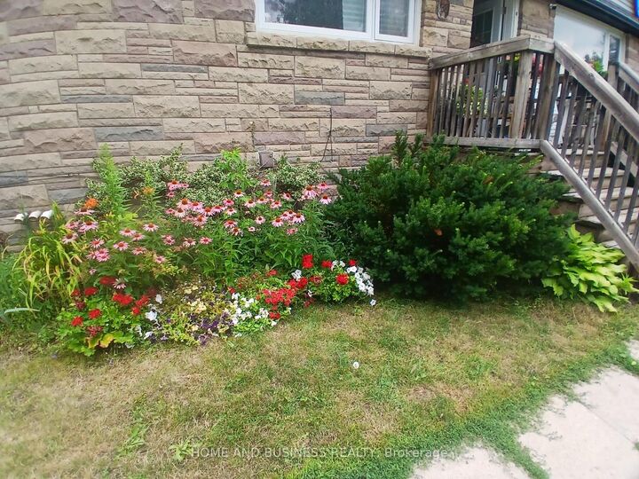 Property Photo:  38 River Drive 1,2,3  ON L7G 2J2 