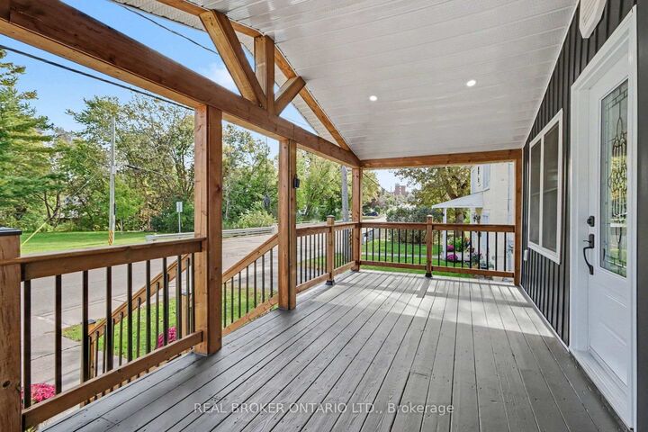 Property Photo:  190 Ormond Street  ON K6V 2L3 