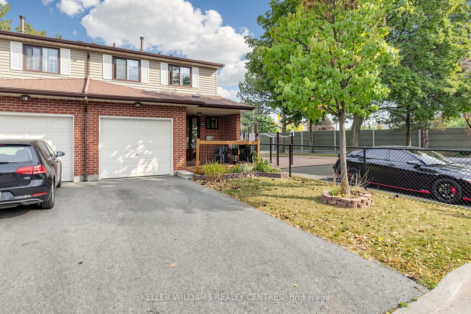Property Photo:  215 Baronwood Court 215  ON L6V 3H9 
