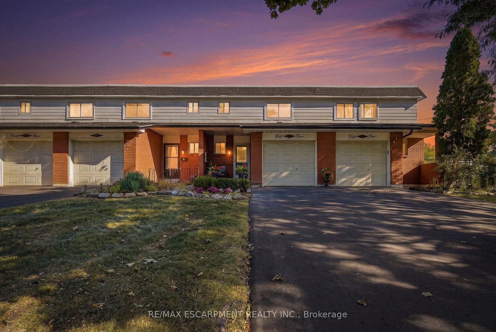 Property Photo:  53 Bryna Avenue S  ON L9A 4W9 
