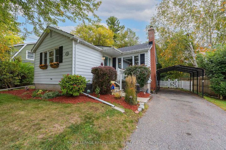 Property Photo: 151 Hawthorne Avenue ON K7M 1Y9