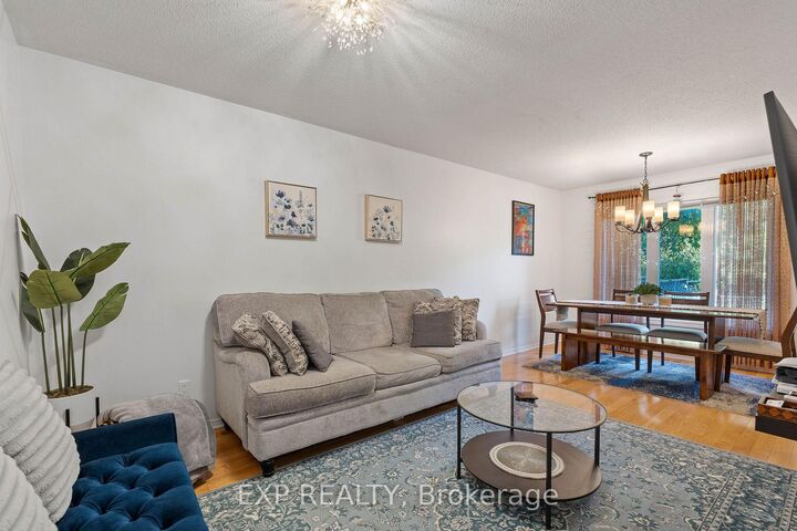 Property Photo:  122 Markland Crescent  ON K2G 5Z7 