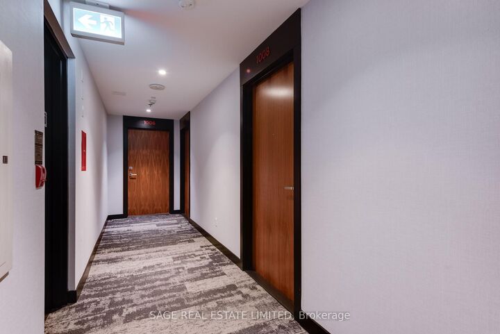 Property Photo:  25 Baseball Place 1008  ON M4M 2A5 