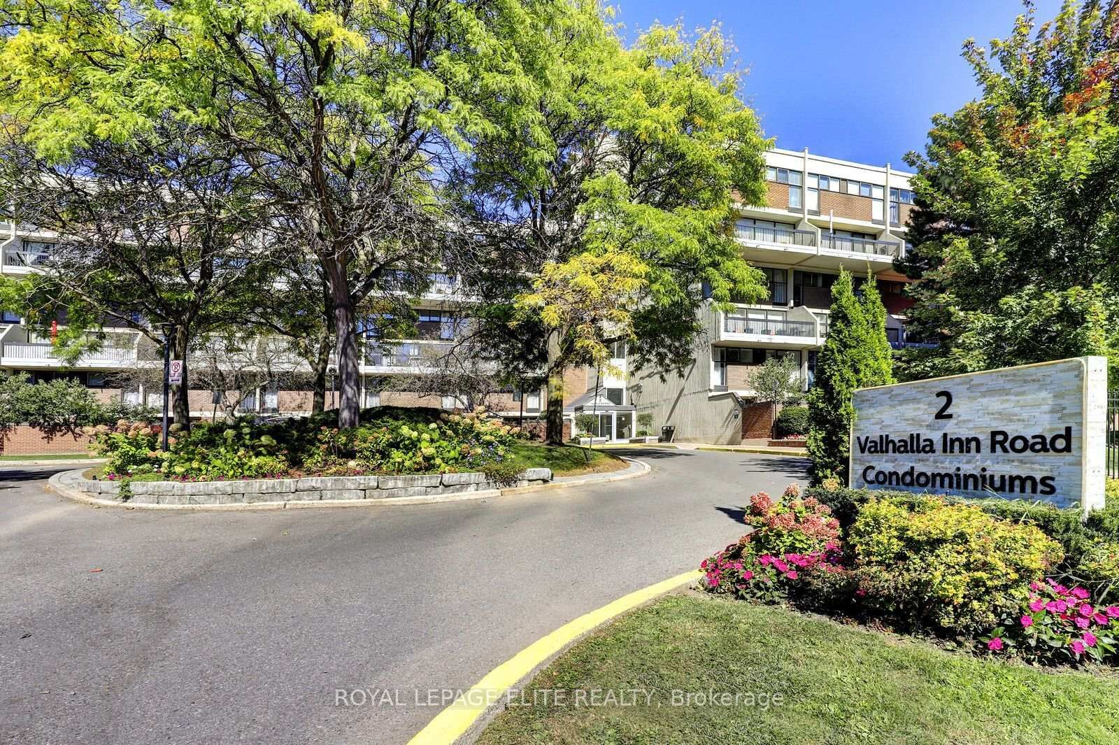 Property Photo: 2 Valhalla Inn Road 250 ON M9B 6C3