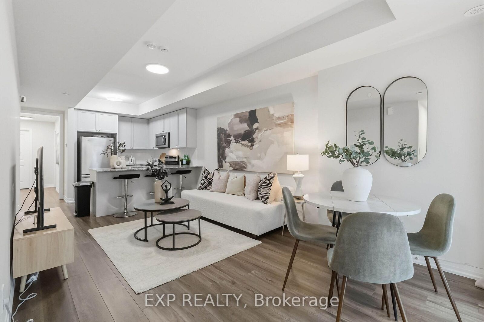 Property Photo:  1569 Rose Way 118  ON L9E 1N4 