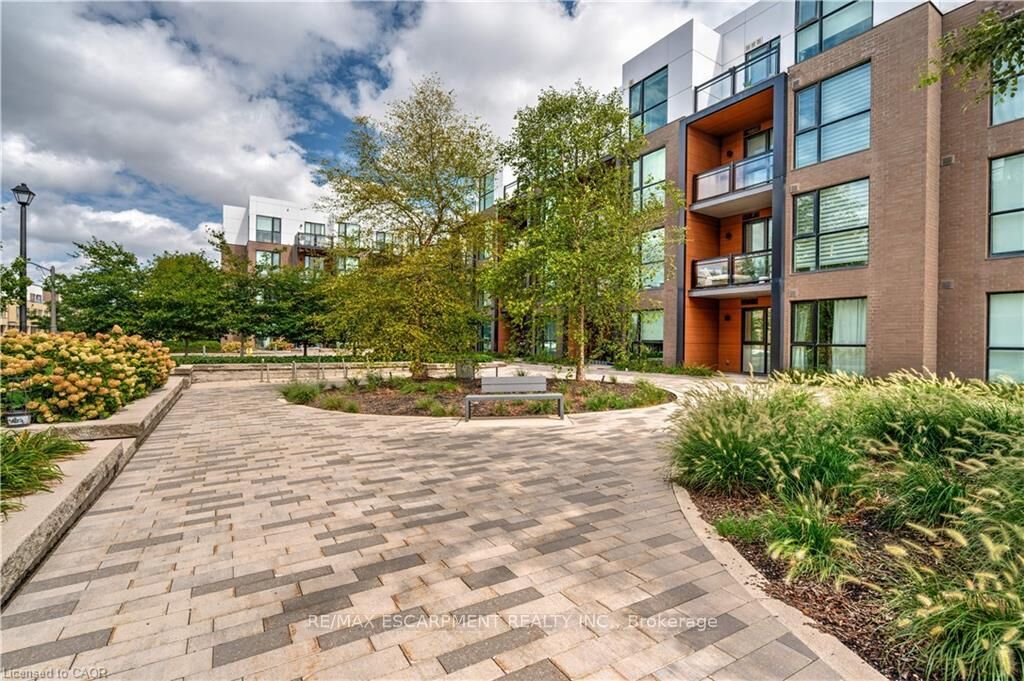 Property Photo:  168 Sabina Drive 119  ON L6H 0W5 