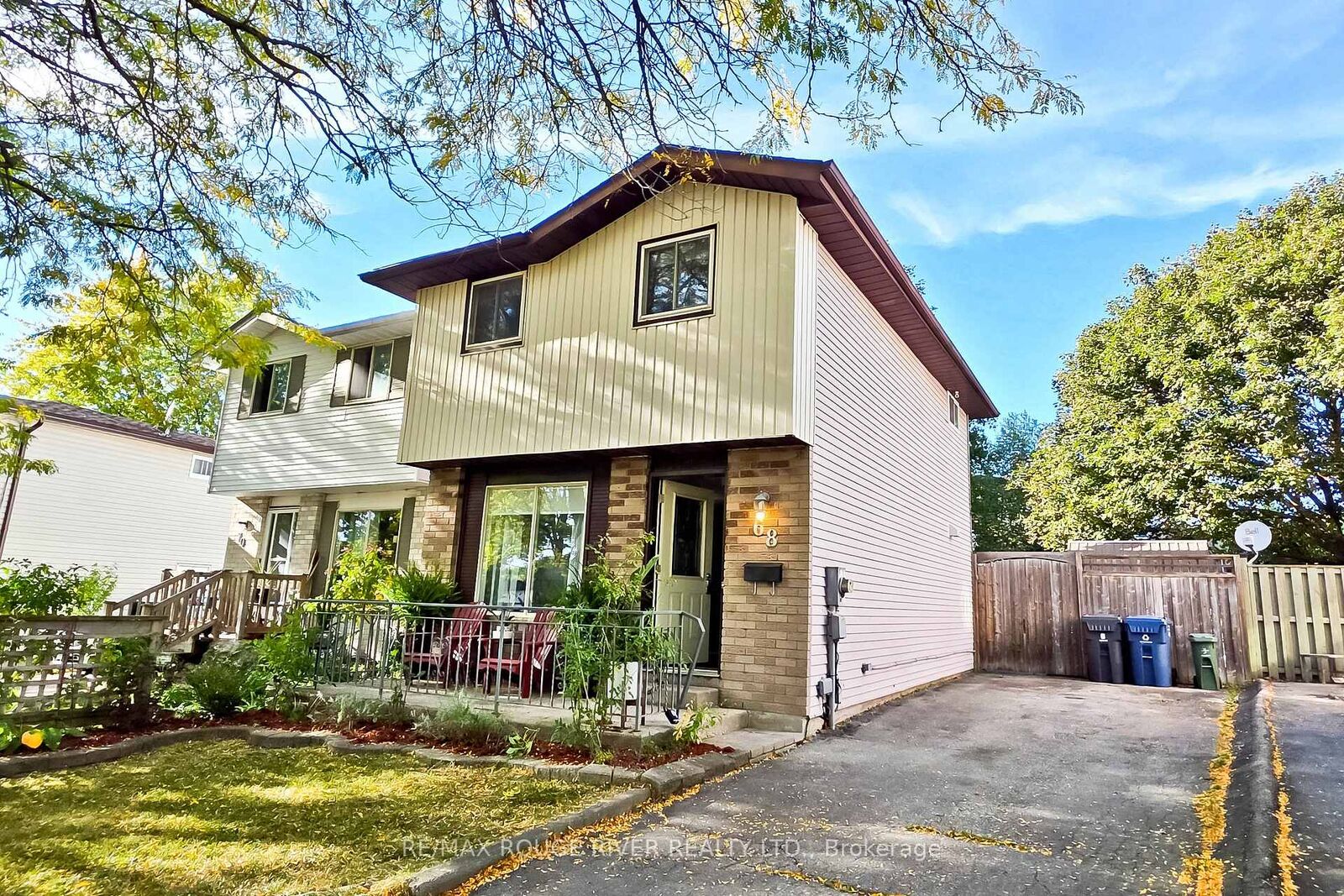 Property Photo:  68 Upton Crescent  ON N1E 6P5 