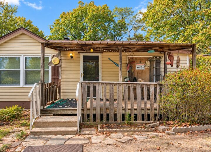 Property Photo:  215 Dozer Bend  OK 74432 