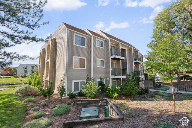 Property Photo: 1040 E Quail Park Dr E UT 84117