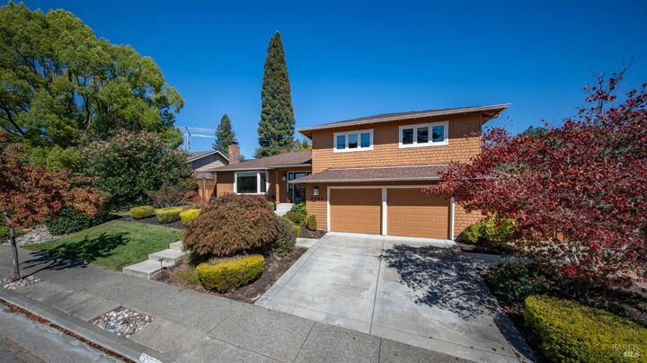 Property Photo:  2206 Oak Hill Drive  CA 95404 