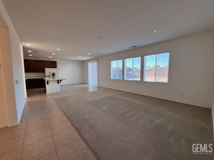 Property Photo: 15530 Montalone Place CA 93314