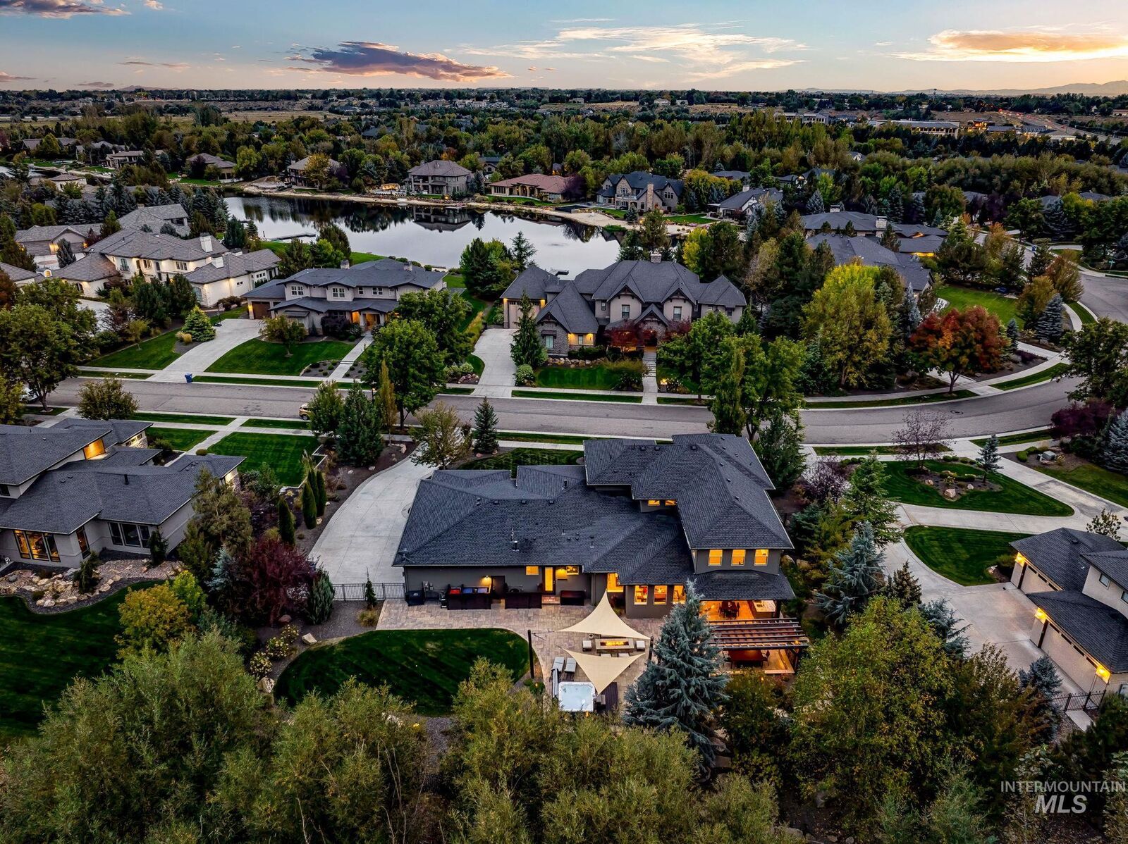 Property Photo: 282 E Riversedge Dr. ID 83616