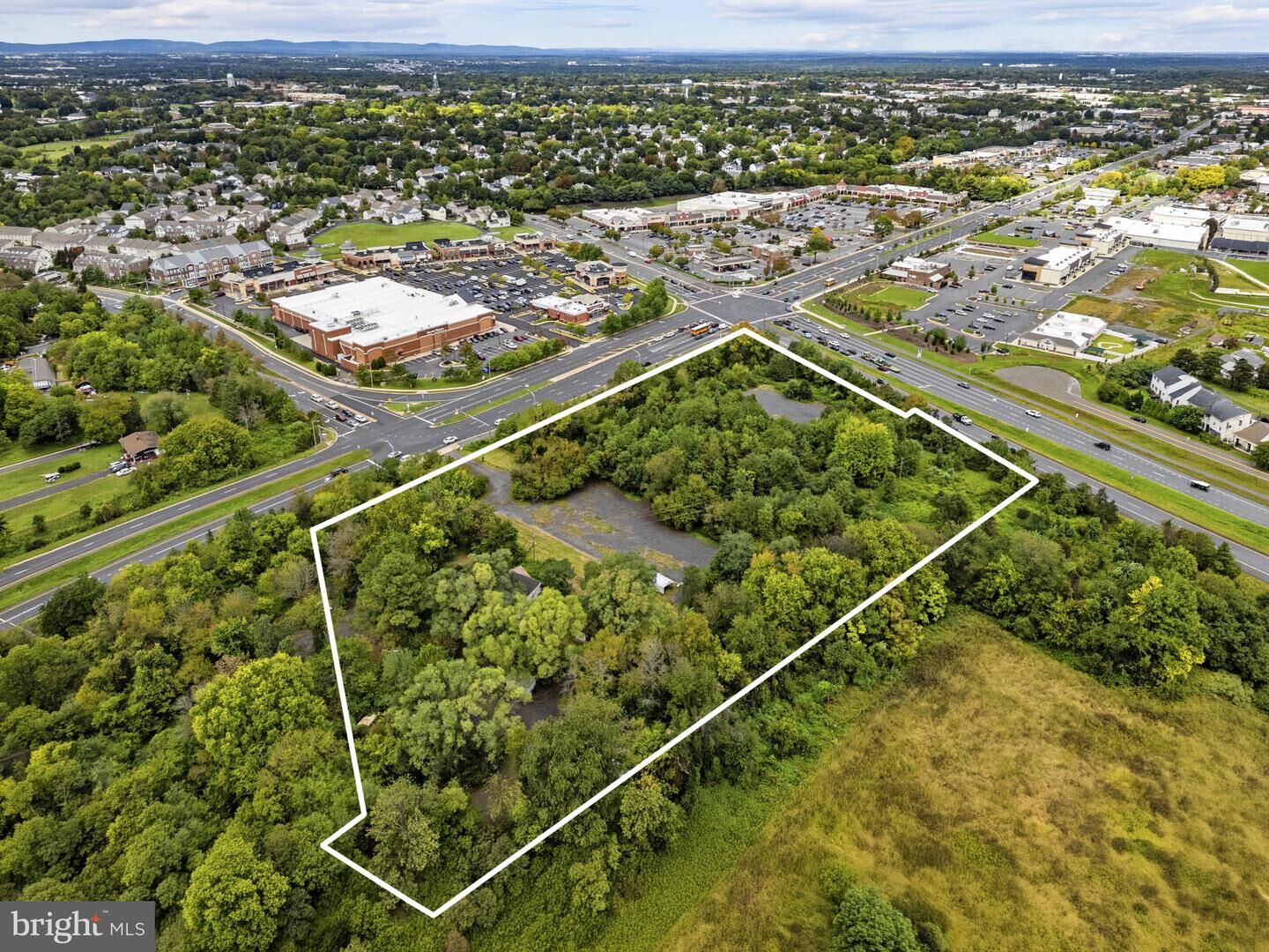 Property Photo: 8341 Prince William Parkway VA 20111